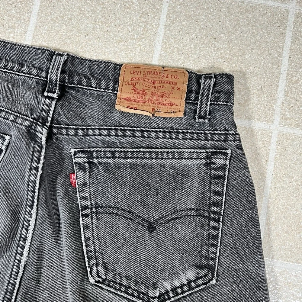 Vintage Levis 560 Jeans Mens 32x30 Black Loose Fit Tapered Leg Made in USA 90s